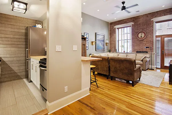 Sold by Prestige Property Group LLC | media 12