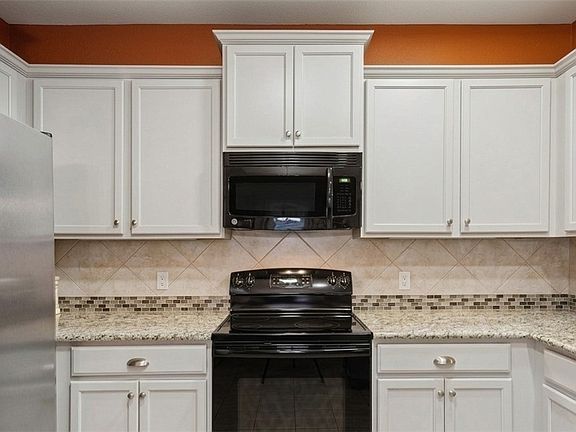 5th image of 309 Coby Dr