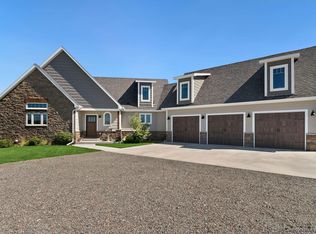 3401 Hales Ranch Rd, Cheyenne, WY 82007