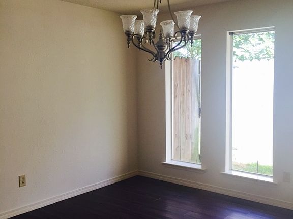 4th image of 707 Yorktown Ct #1