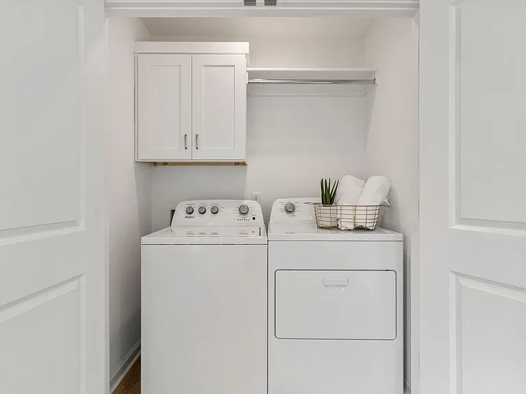 Now offering One & Half Month Free Rent *Advertised Rate is Reflective of Special Offer!* — Photo 18