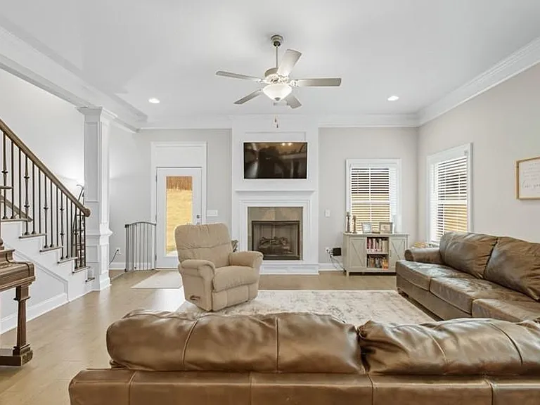 1854 Waterfall Rd — Photo 9