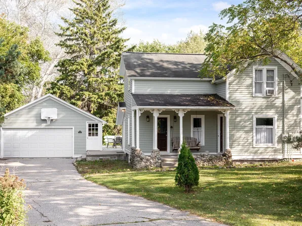 3509 S Center Hwy, Suttons Bay, MI 49682