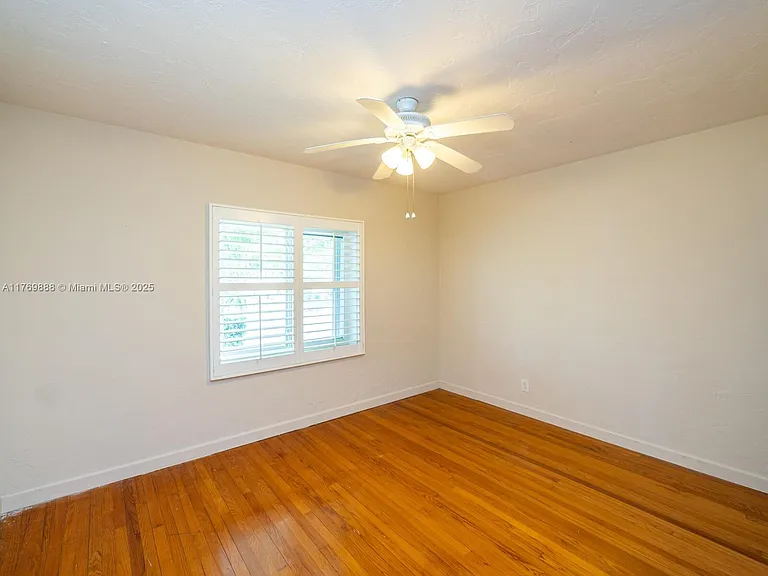 9441 Byron Ave — Photo 38