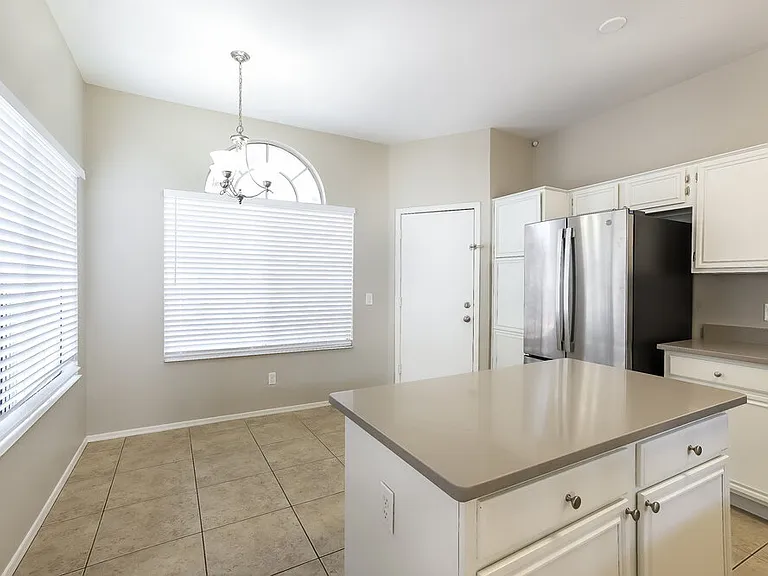 7427 W Tina Ln — Photo 9