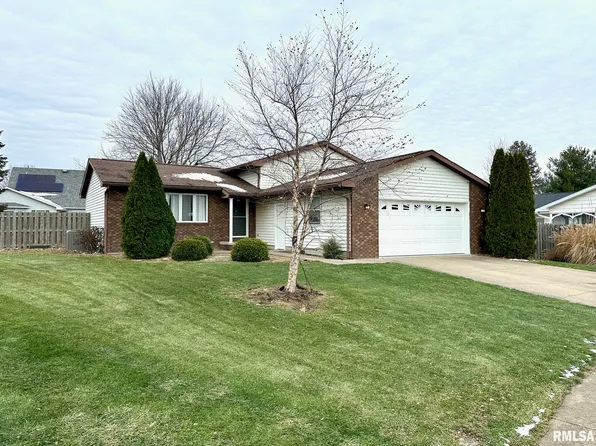 28 Jacobs Ln, Jacksonville, IL 62650