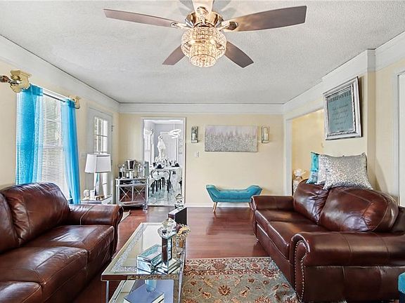 3rd image of 60 Post Oak Trce