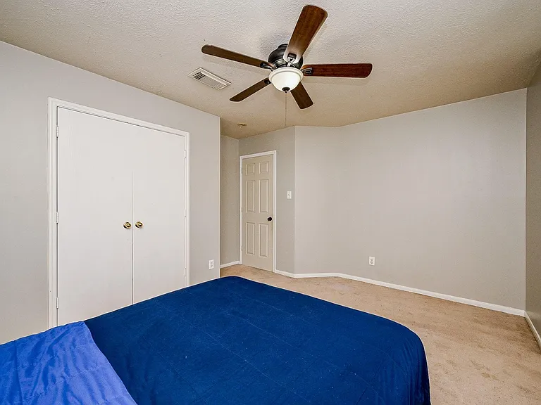 2534 Halstead Dr — Photo 24