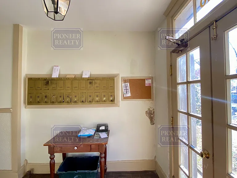 3110 Kensington Ave — Photo 4