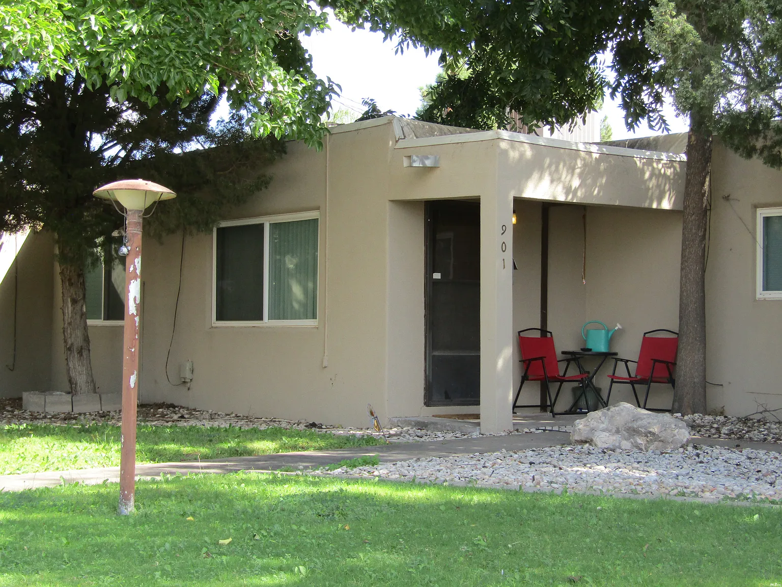 2 bed, 1100 sqft, $1,700 — Photo 2
