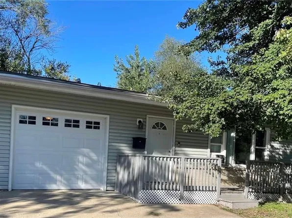 606 Circle Dr, Knob Noster, MO 65336