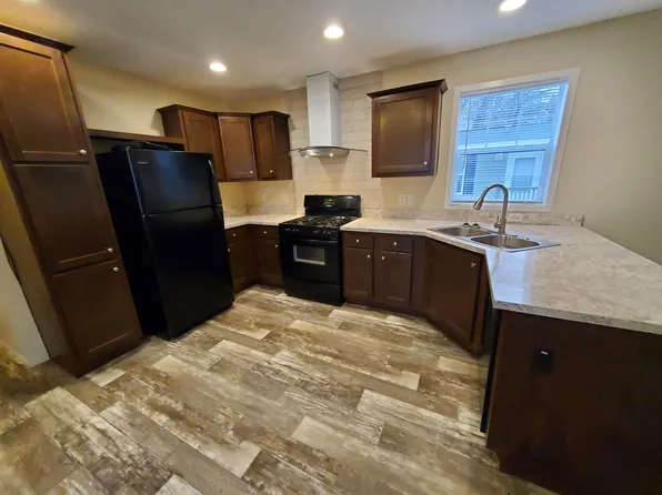 48 Sparrow Hill Dr, Lake Orion, MI