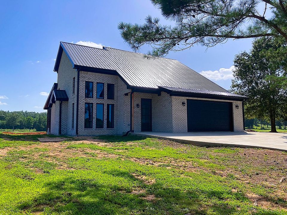 1st image of 325 Golfview Ln