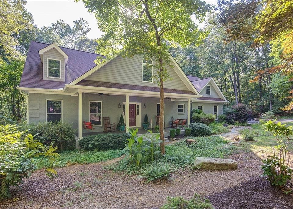 1st image of 14 Lake Point Dr