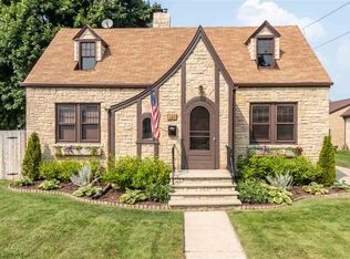 125 E Allouez Ave, Green Bay, WI 54301