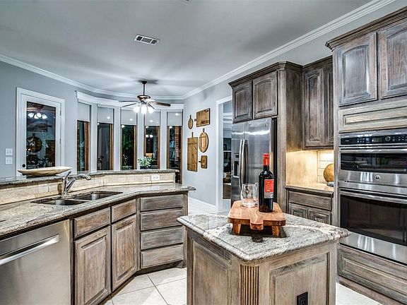 4th image of 1022 Creekwood Dr