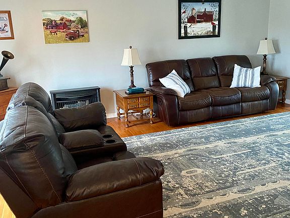 3rd image of 635 Keene Cir