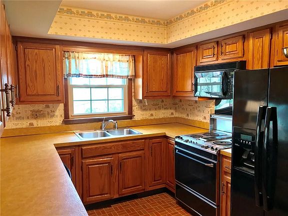 2nd image of 1727 Hickory Ln