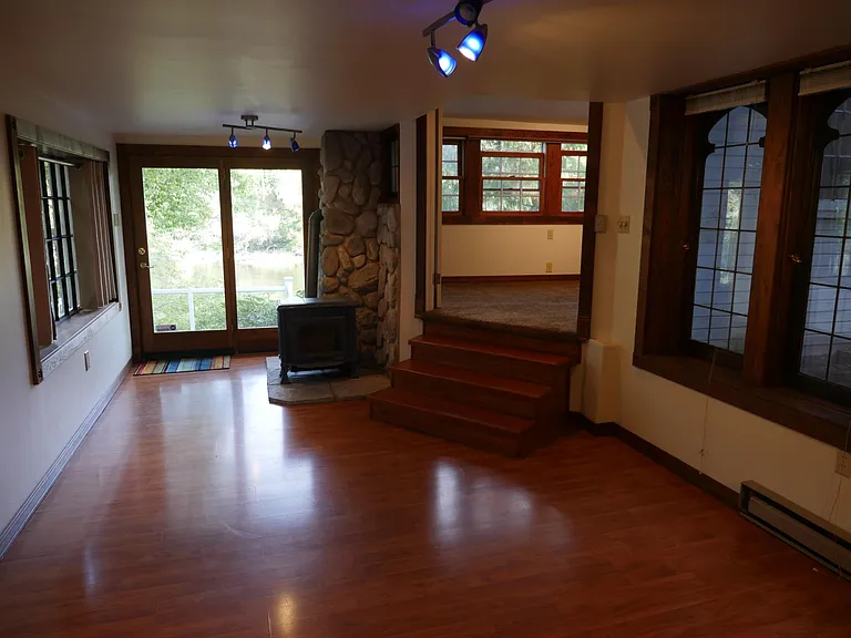 2104 W Clarke Ave — Photo 31