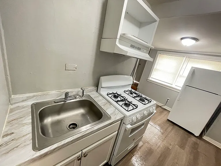 1319 Harbert Ave #5 — Photo 5