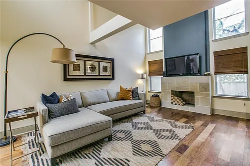 3215 Elizabeth St Photo 1