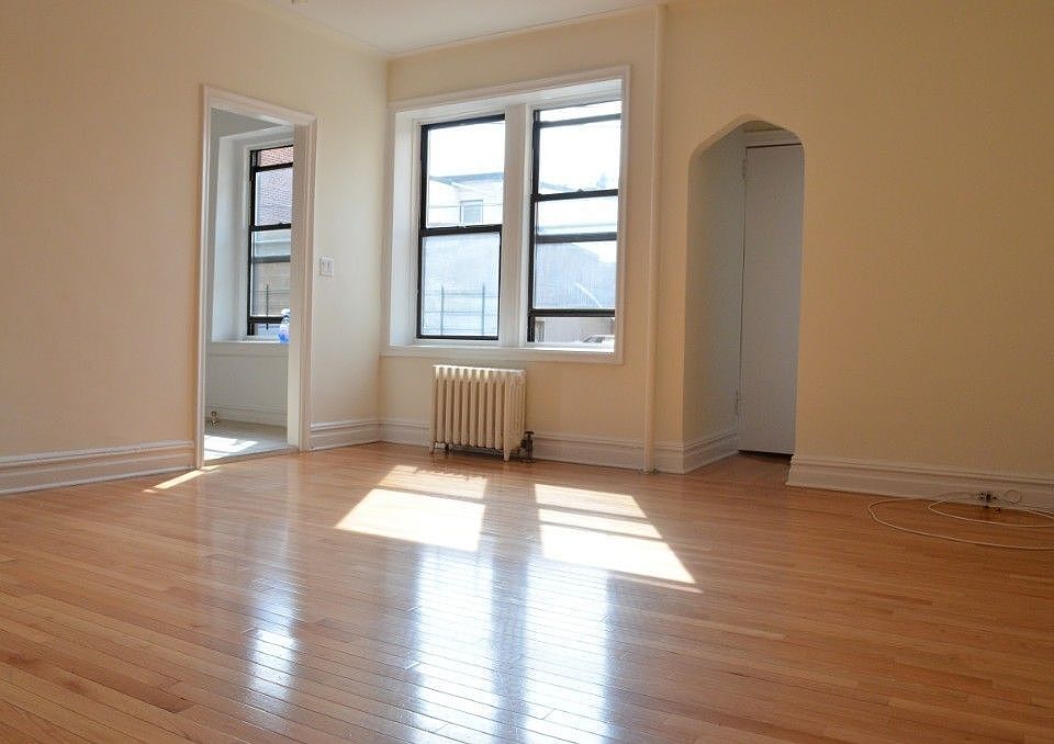 1st image of 3206 47th St APT 1D