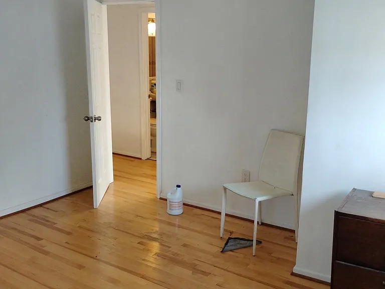 108 Irving St — Photo 5