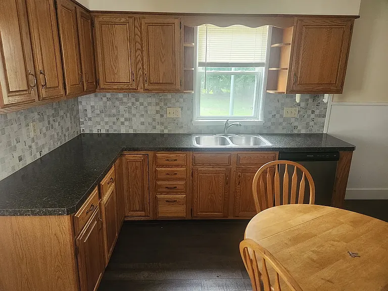 115 Tompkins St — Photo 8