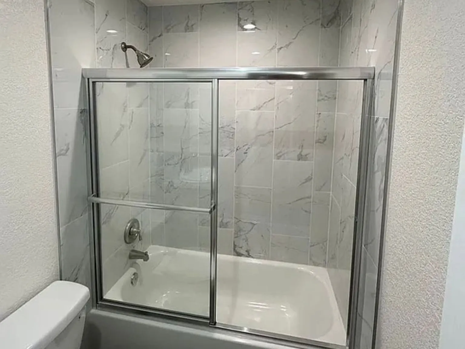 3 Bedroom / 2 Bathroom $1,650 — Photo 3
