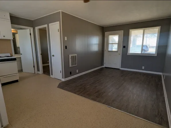 1214 S Blake St, Stockton, MO
