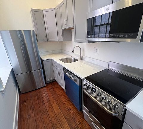 2nd image of 125 Washington St #203
