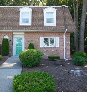 39 W Summit St APT 14, South Hadley, MA, 01075