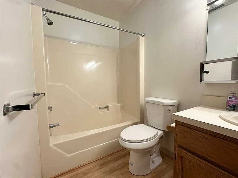 340 Sunderland Rd #17A — Photo 10