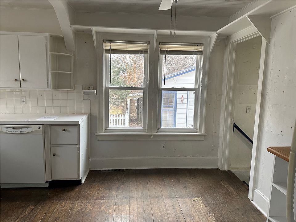 4th image of 325 W 8th St S