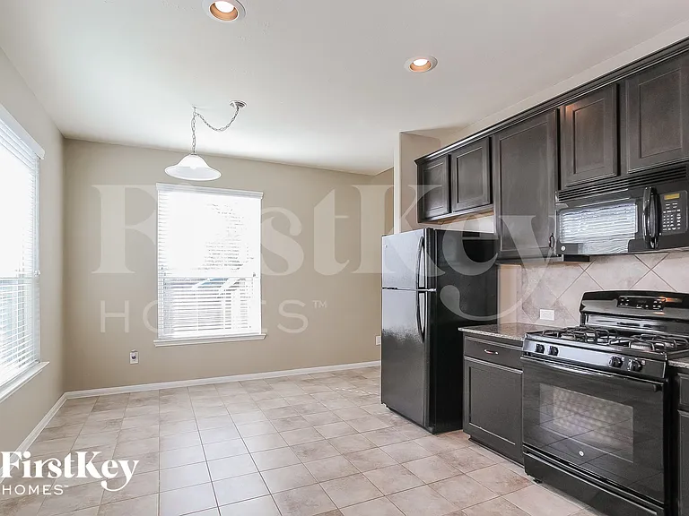 16318 River Wood Ct — Photo 6