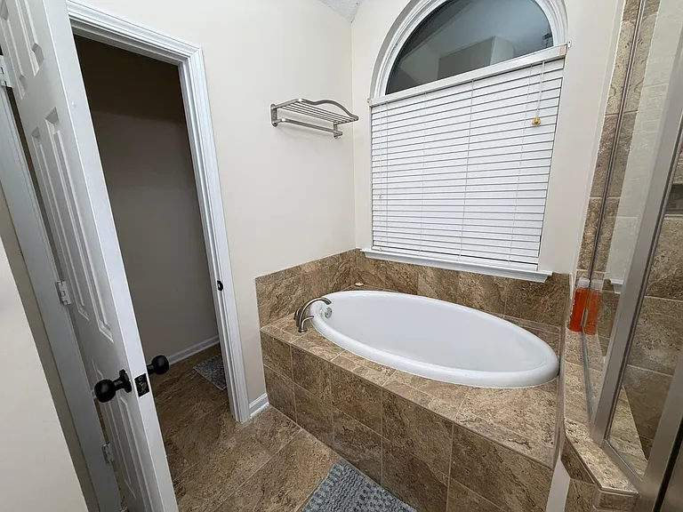 10792 Lexington Dr — Photo 14