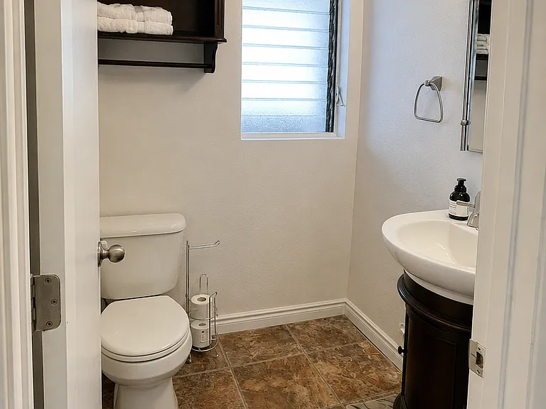 1270 Cabrillo Park Dr #B — Photo 12