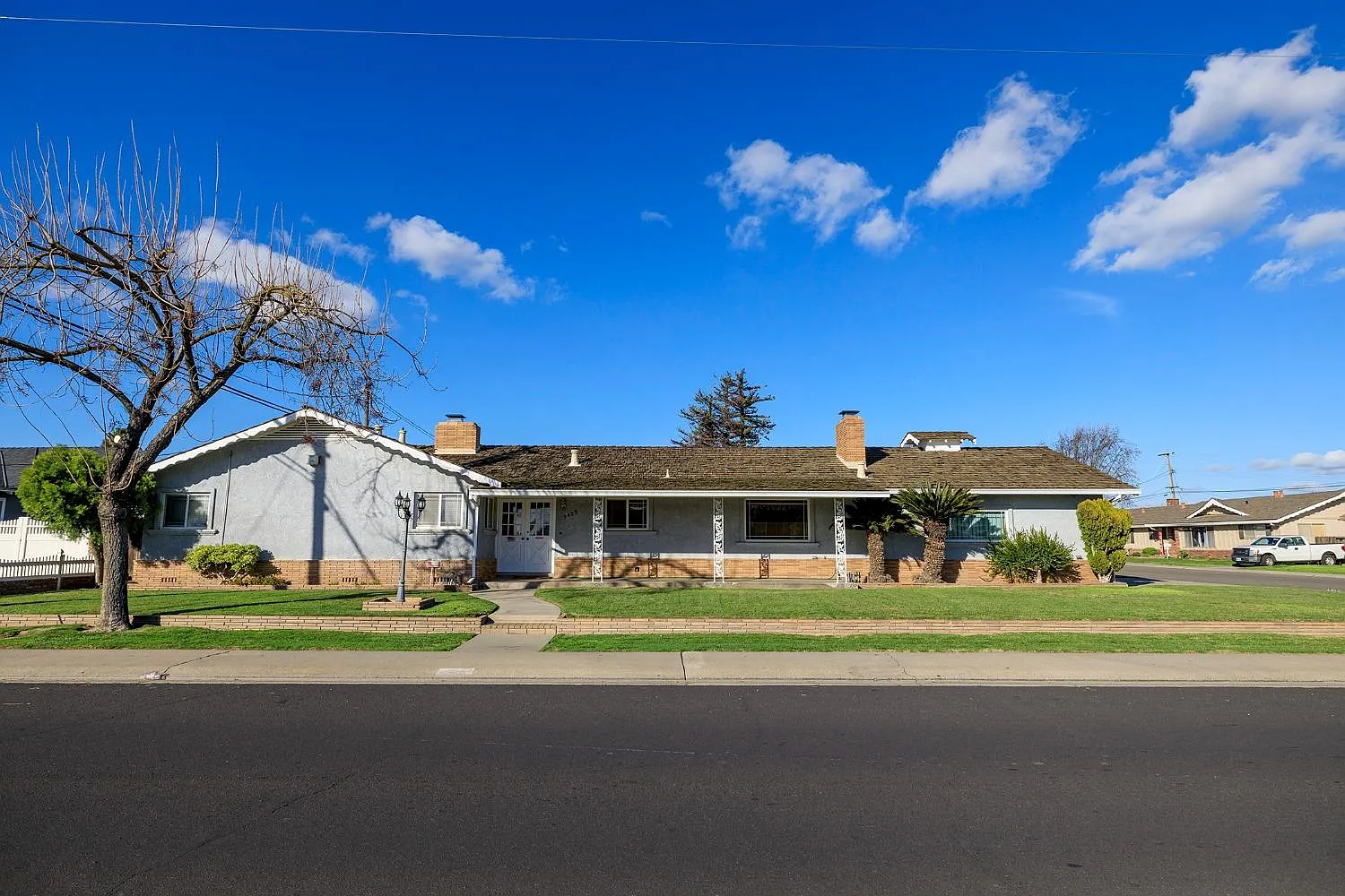 2423 Caswell Ave photo 1
