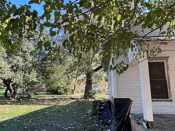 904 N Penn St, Muncie, IN 47303