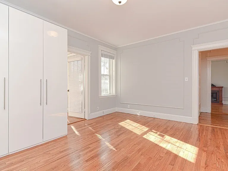 25 Green St #1 — Photo 17