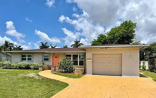 2090 NW 84th Ter Photo 1