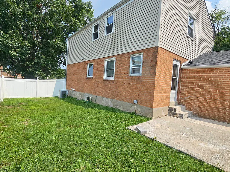 328 Rees Dr — Photo 43