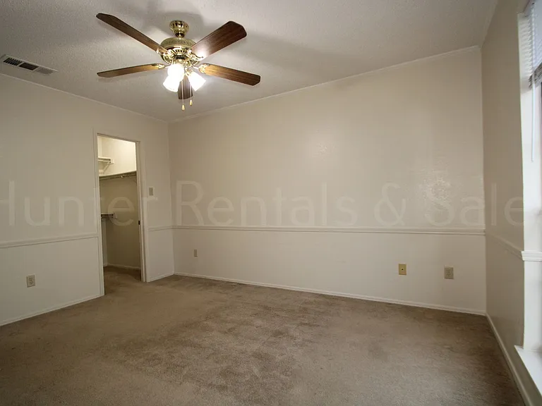 1905 Meadowbrook Dr — Photo 20