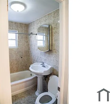 3 bed, $2,100 — Photo 4