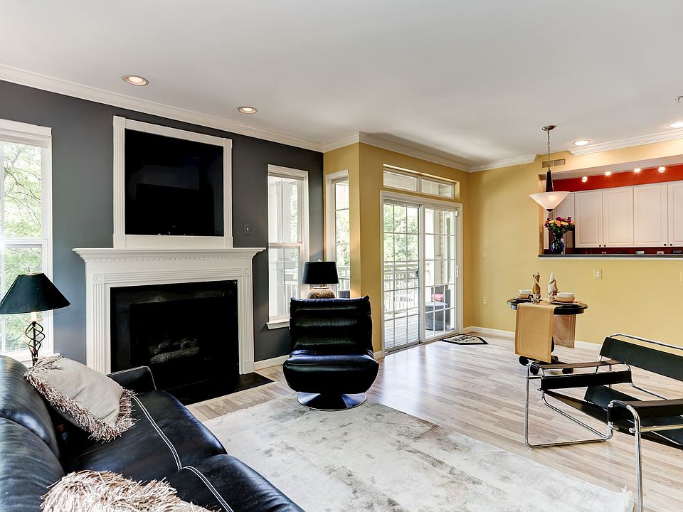 1st image of 5120 Donovan Dr APT 203