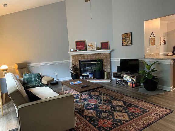 3rd image of 5500 Fortunes Ridge Dr APT 92C