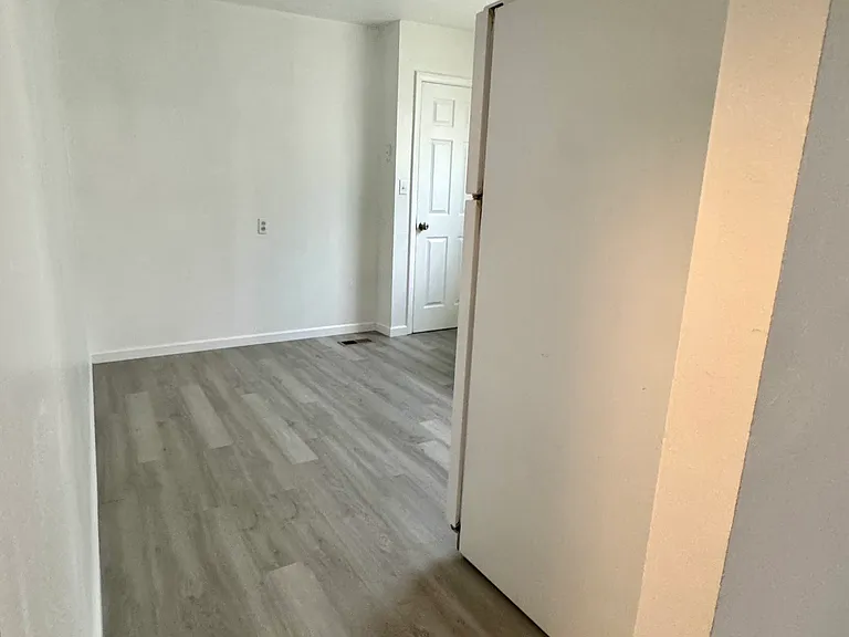 6269 N Hanley Rd — Photo 6