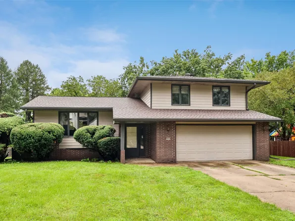 3924 Dakota Dr, West Des Moines, IA 50265