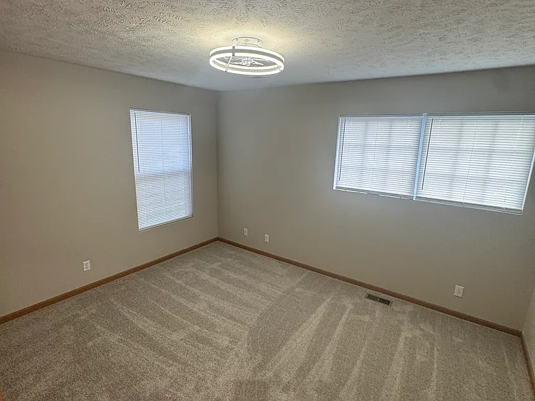 5009 S 194th Ave — Photo 21