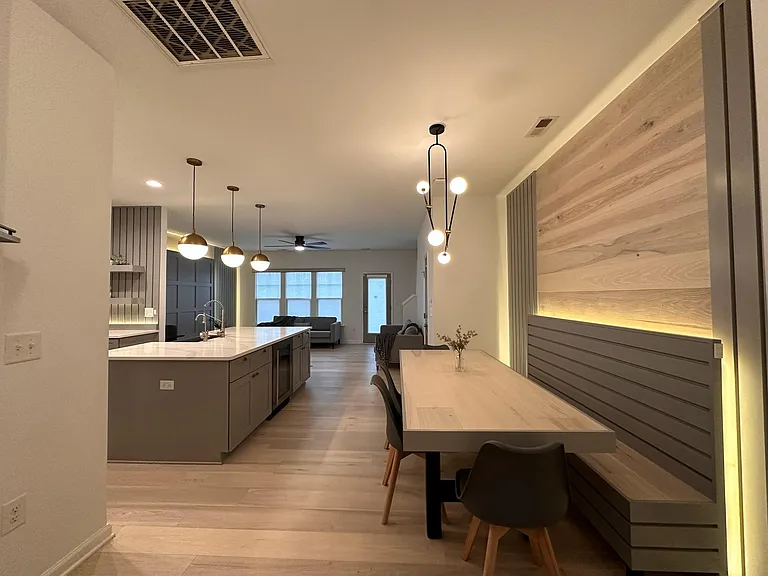 706 Denhoff Dr — Photo 21